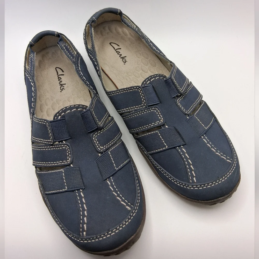 Clarks Mary Jane Loafers/Driving Shoes with Light Arch Support & White Stitching - Picture 1 of 13